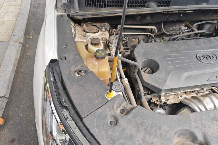 Used BYD Song 2020 Classic Edition 1.5T Automatic Elite Model Engine Bay Right