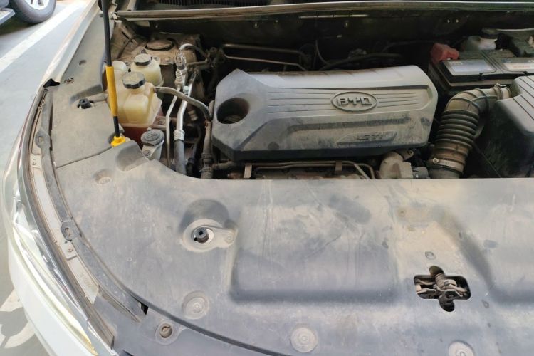 Used BYD Song 2020 Classic Edition 1.5T Automatic Elite Model Engine Bay Right