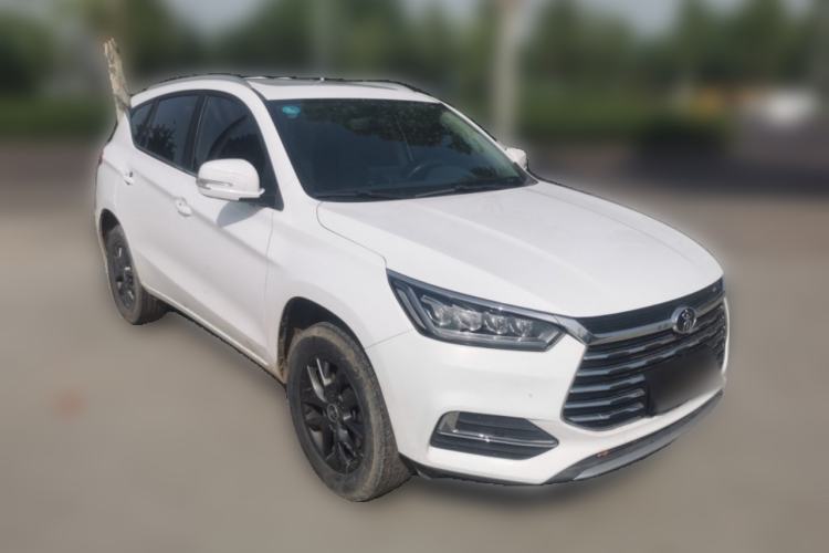 Used BYD Song 2020 Classic Edition 1.5T Manual Luxury Model Exterior 2
