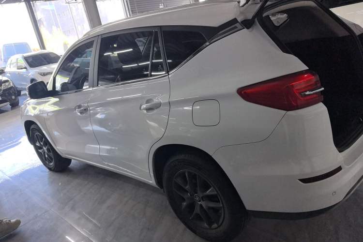 Used BYD Song 2020 Classic Edition 1.5T Automatic Elite Model Exterior 3