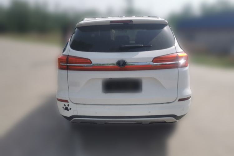 Used BYD Song 2020 Classic Edition 1.5T Manual Luxury Model Exterior 4