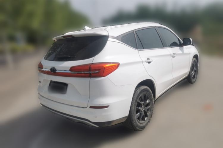 Used BYD Song 2020 Classic Edition 1.5T Manual Luxury Model Exterior 5