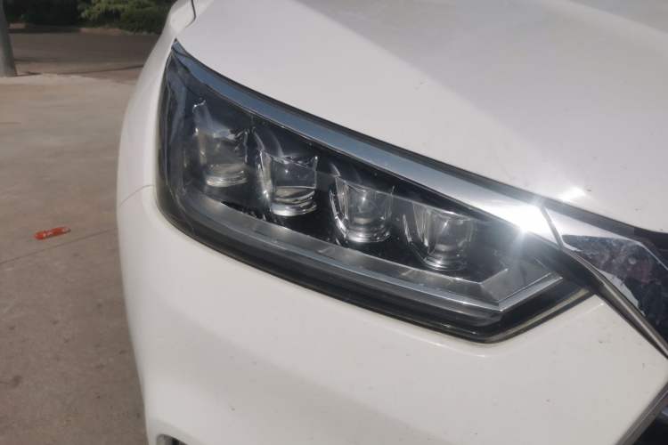 Used BYD Song 2020 Classic Edition 1.5T Manual Luxury Model Exterior 6
