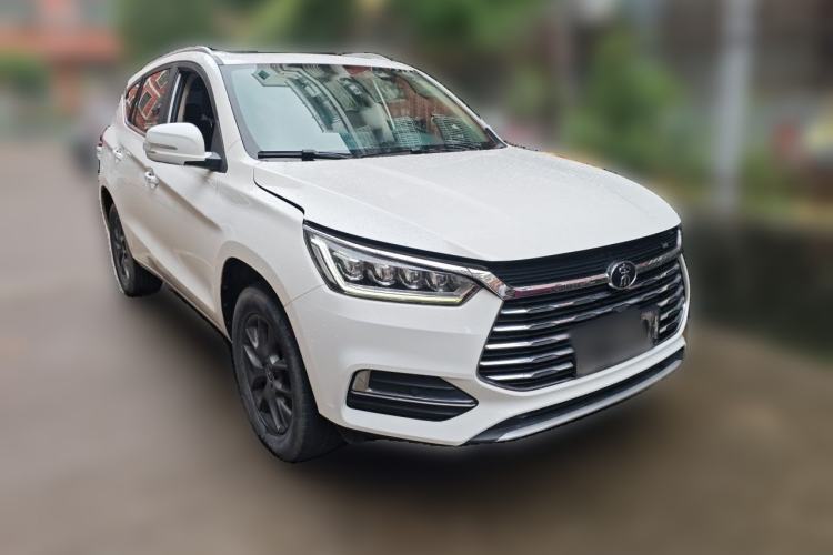 Used BYD Song 2020 Classic Edition 1.5T Manual Luxury Model Front Right 45 Deg