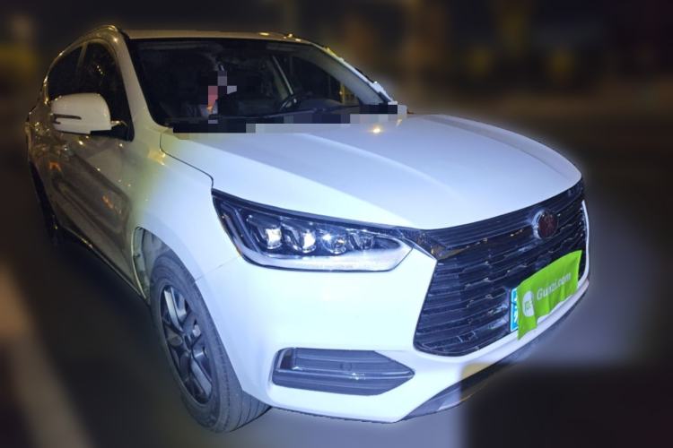 Used BYD Song 2020 Classic Edition 1.5T Manual Luxury Model Front Right 45 Deg