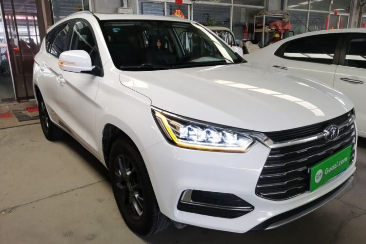 Used BYD Song 2020 Classic Edition 1.5T Automatic Elite Model Front Right 45 Deg
