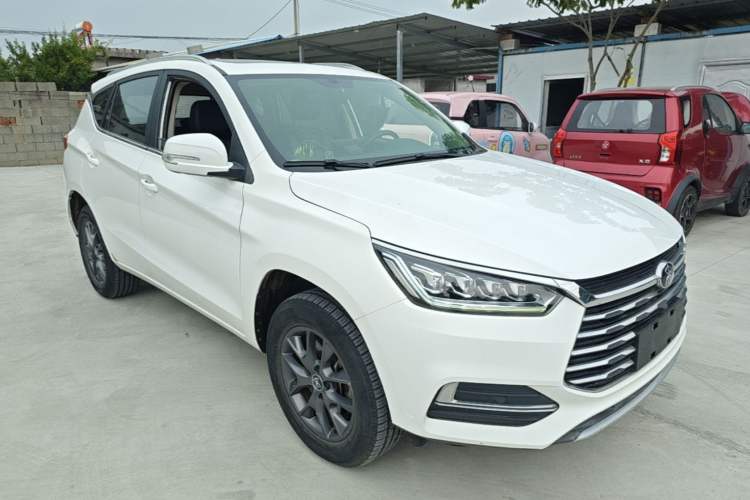 Used BYD Song 2020 Classic Edition 1.5T Manual Luxury Model Front Right 45 Deg