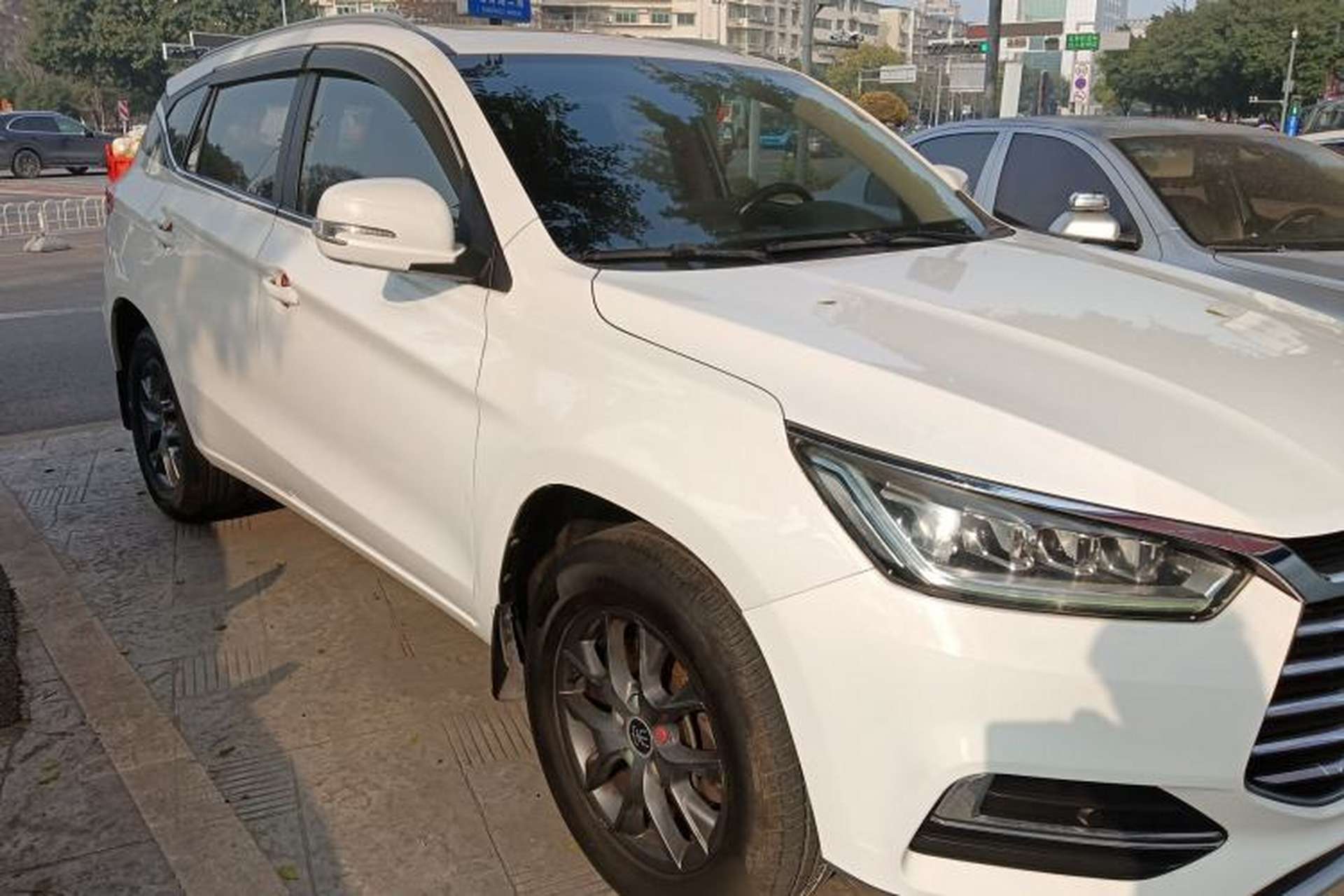 Used BYD Song 2020 Classic Edition 1.5T Automatic Elite Model Front Right 45 Deg