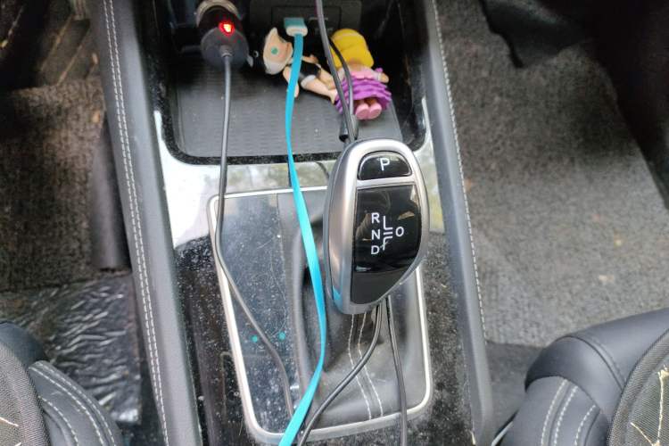 Used BYD Song 2020 Classic Edition 1.5T Automatic Elite Model Gear Lever