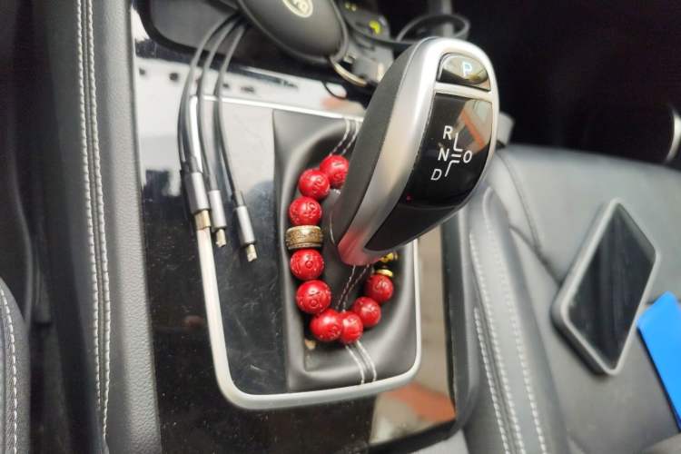 Used BYD Song 2020 Classic Edition 1.5T Automatic Elite Model Gear Lever
