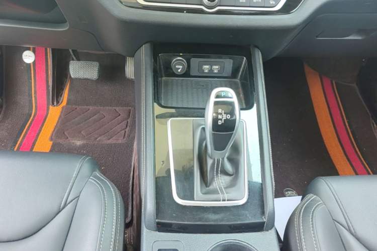 Used BYD Song 2020 Classic Edition 1.5T Automatic Elite Model Gear Lever