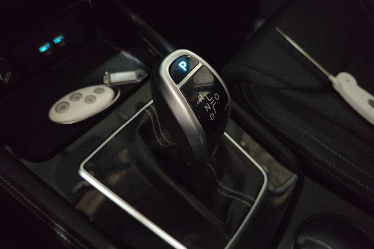 Used BYD Song 2020 Classic Edition 1.5T Automatic Elite Model Gear Lever