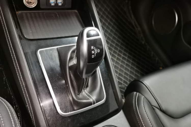 Used BYD Song 2020 Classic Edition 1.5T Automatic Elite Model Gear Lever