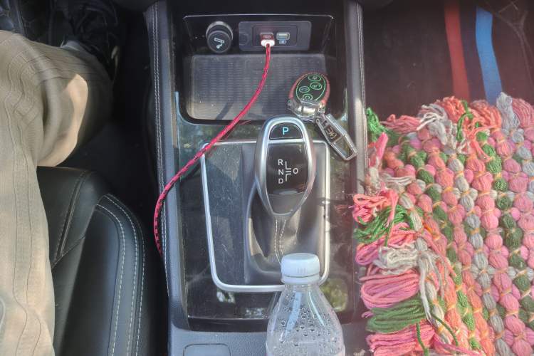 Used BYD Song 2020 Classic Edition 1.5T Automatic Elite Model Gear Lever
