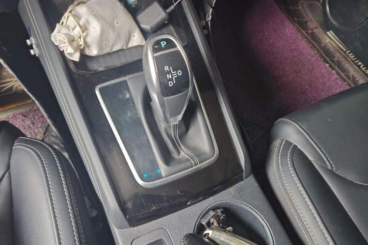 Used BYD Song 2020 Classic Edition 1.5T Automatic Elite Model Gear Lever