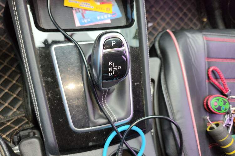 Used BYD Song 2020 Classic Edition 1.5T Automatic Elite Model Gear Lever