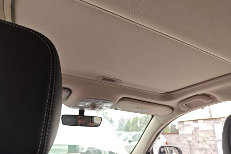 Used BYD Song 2020 Classic Edition 1.5T Manual Luxury Model Headliner