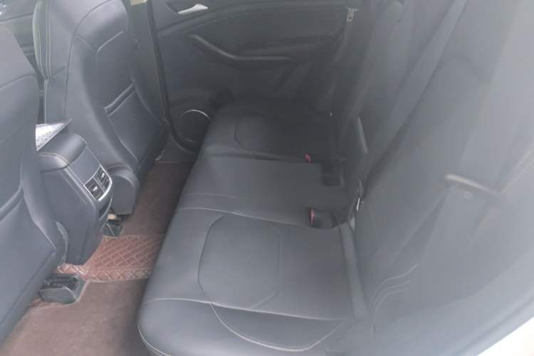 Used BYD Song 2020 Classic Edition 1.5T Manual Luxury Model Interior 1