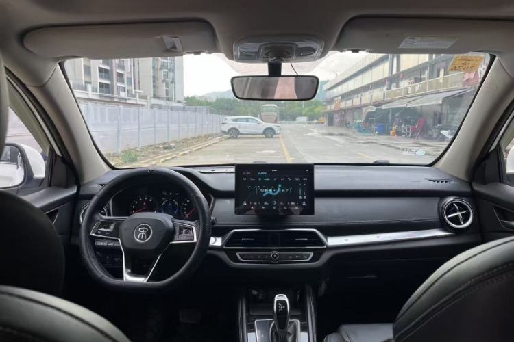 Used BYD Song 2020 Classic Edition 1.5T Automatic Elite Model Interior 2