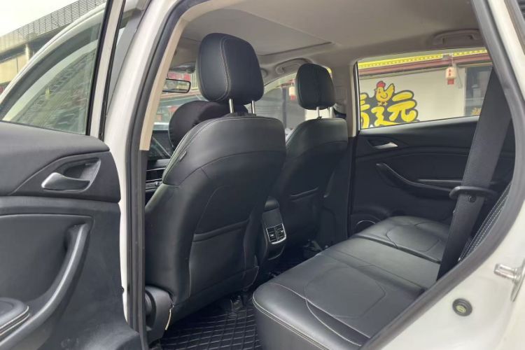 Used BYD Song 2020 Classic Edition 1.5T Automatic Elite Model Interior 3