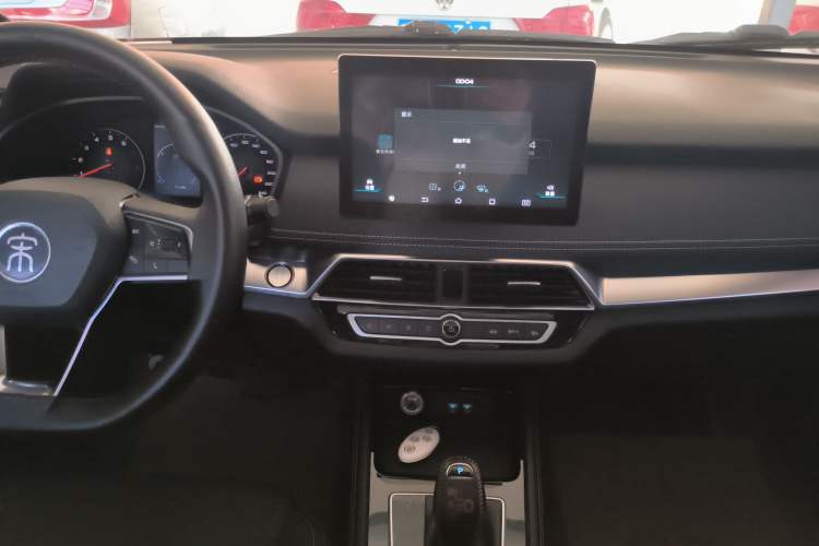 Used BYD Song 2020 Classic Edition 1.5T Automatic Elite Model Interior 3