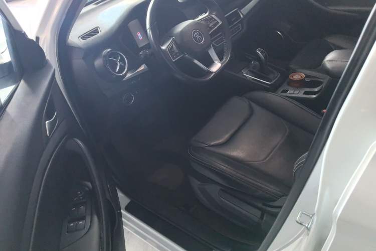 Used BYD Song 2020 Classic Edition 1.5T Automatic Elite Model Interior 3
