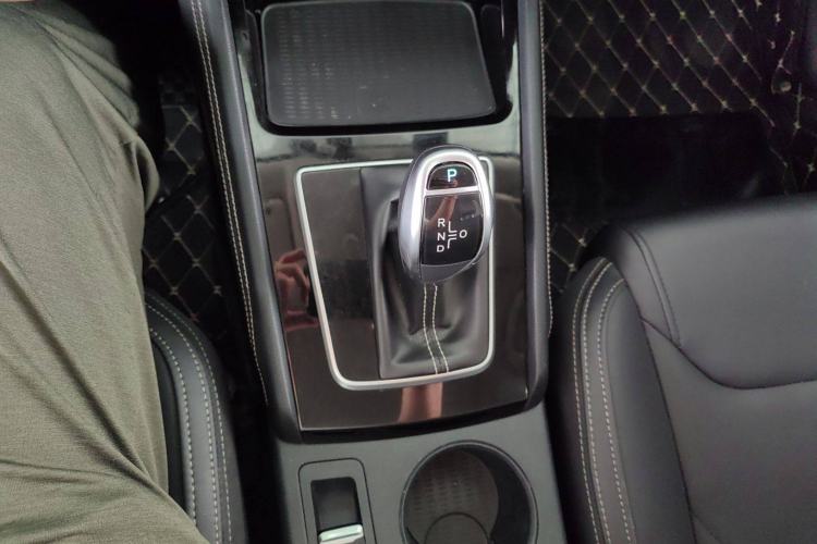 Used BYD Song 2020 Classic Edition 1.5T Automatic Elite Model Interior 4