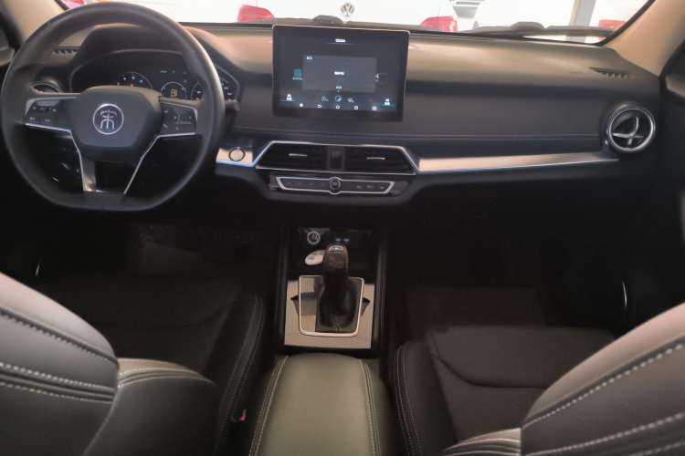 Used BYD Song 2020 Classic Edition 1.5T Automatic Elite Model Interior 4