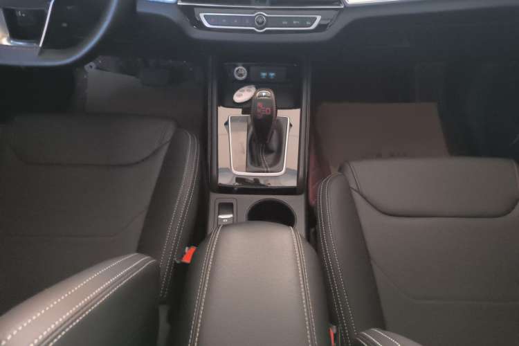 Used BYD Song 2020 Classic Edition 1.5T Automatic Elite Model Interior 5