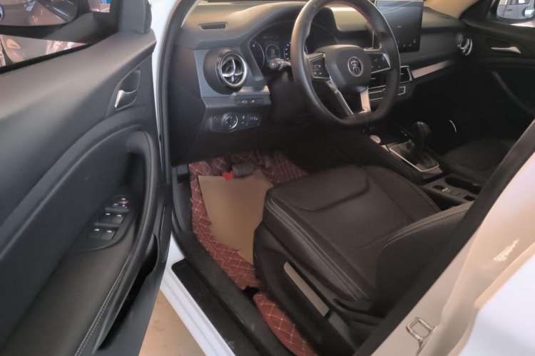 Used BYD Song 2020 Classic Edition 1.5T Automatic Elite Model Interior 7