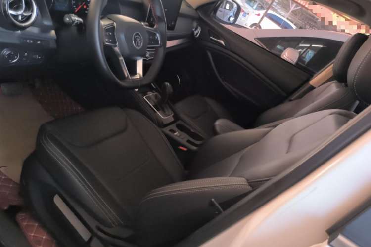 Used BYD Song 2020 Classic Edition 1.5T Automatic Elite Model Interior 8