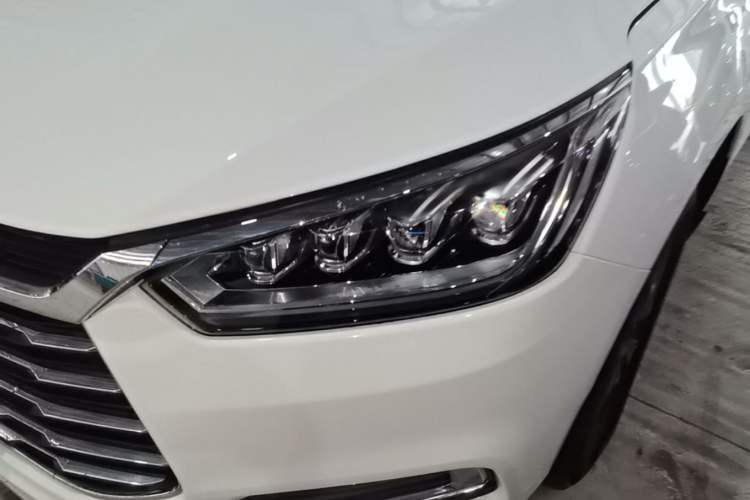 Used BYD Song 2020 Classic Edition 1.5T Automatic Elite Model Left Front Headlight