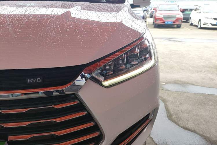 Used BYD Song 2020 Classic Edition 1.5T Automatic Elite Model Left Front Headlight