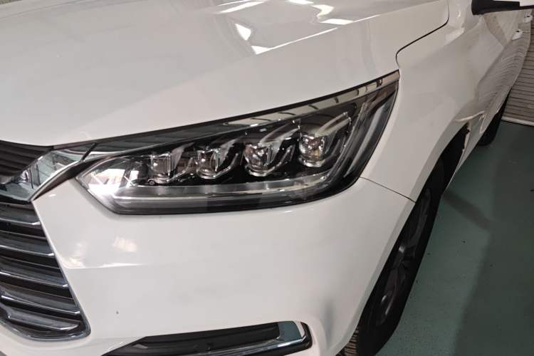Used BYD Song 2020 Classic Edition 1.5T Automatic Elite Model Left Front Headlight