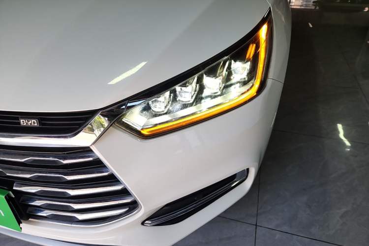 Used BYD Song 2020 Classic Edition 1.5T Manual Luxury Model Left Front Headlight