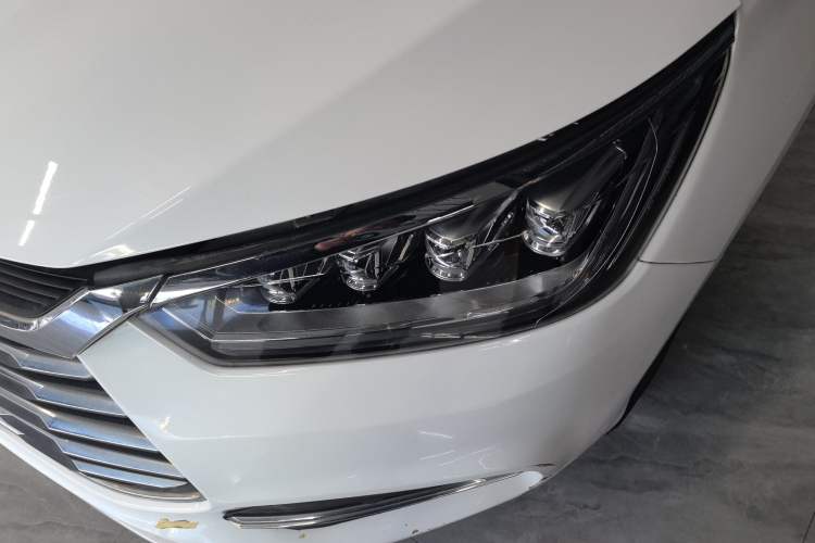 Used BYD Song 2020 Classic Edition 1.5T Automatic Elite Model Left Front Headlight