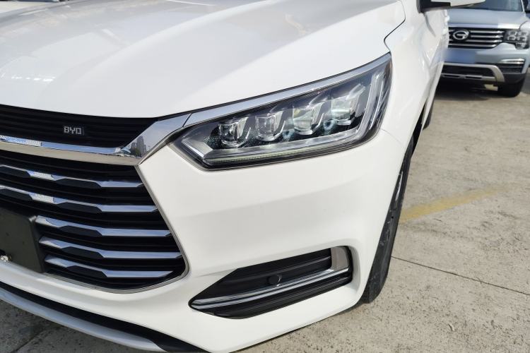 Used BYD Song 2020 Classic Edition 1.5T Automatic Elite Model Left Front Headlight