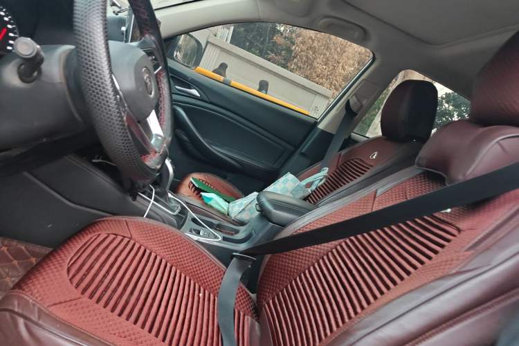 Used BYD Song 2020 Classic Edition 1.5T Automatic Elite Model Left Front Seat