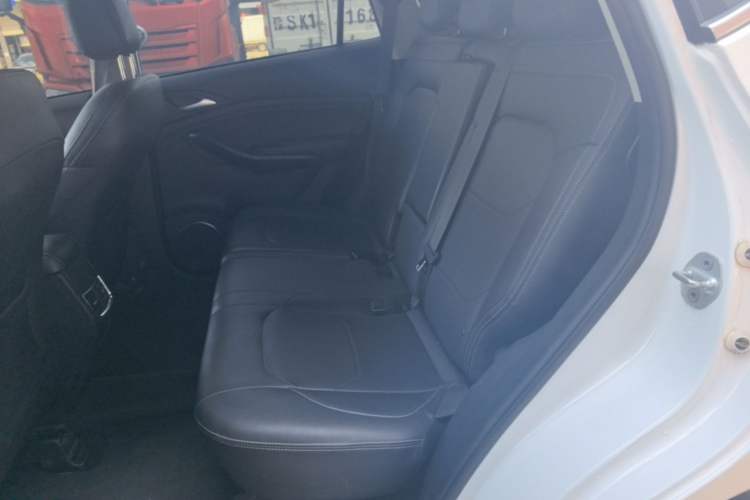 Used BYD Song 2020 Classic Edition 1.5T Automatic Elite Model Left Rear Seat