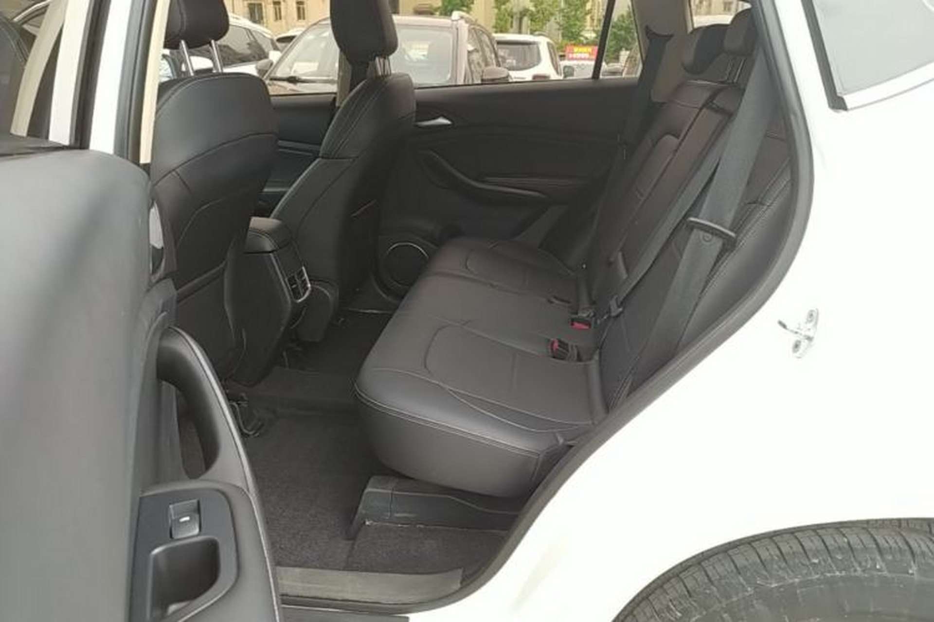 Used BYD Song 2020 Classic Edition 1.5T Automatic Elite Model Left Rear Seat