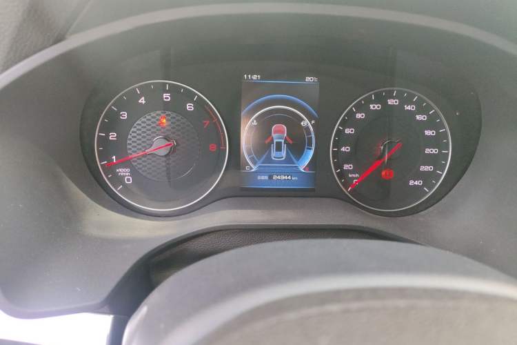 Used BYD Song 2020 Classic Edition 1.5T Manual Luxury Model Odometer Close Up