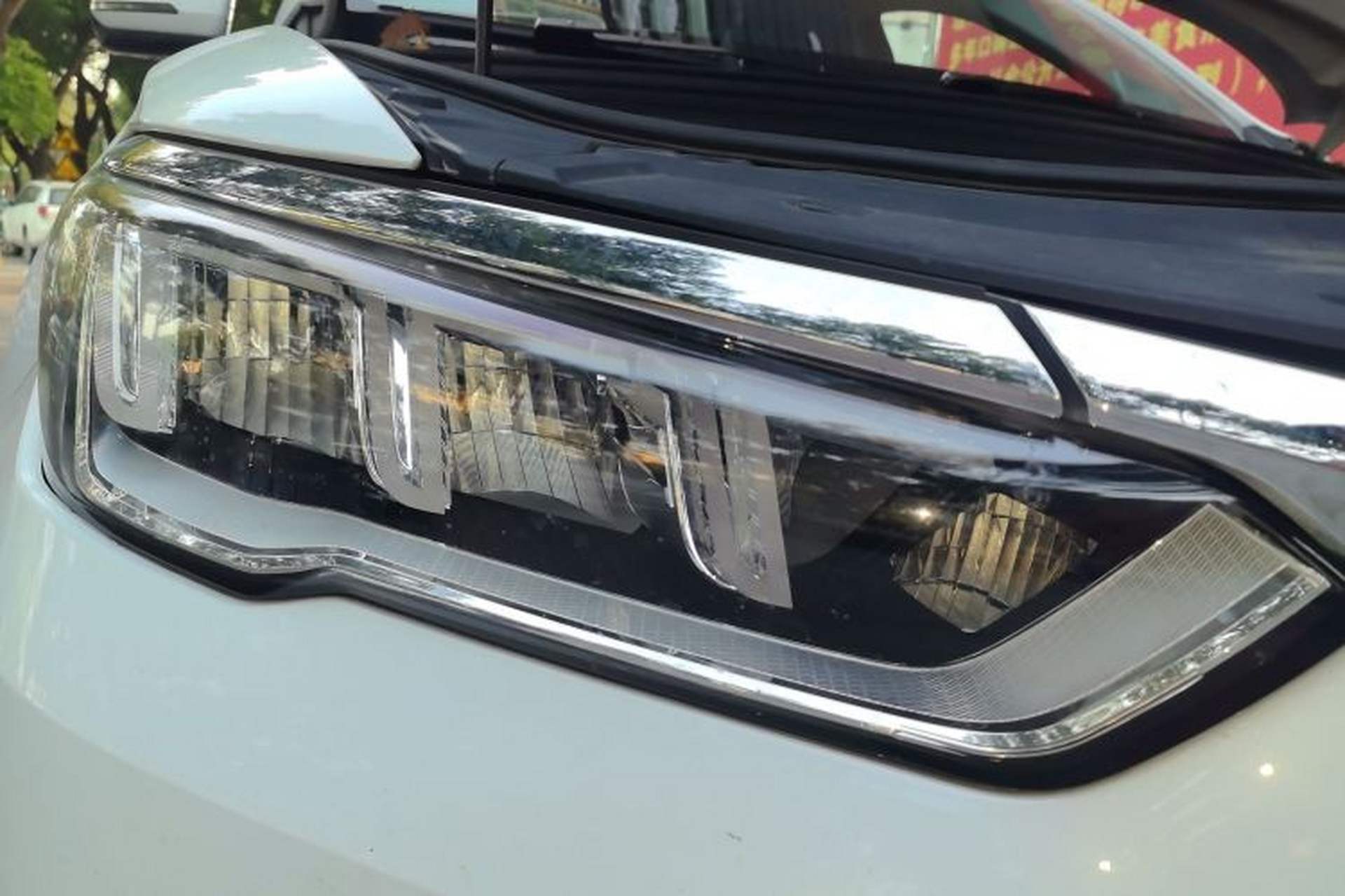 Used BYD Song 2020 Classic Edition 1.5T Automatic Elite Model Right Front Headlight