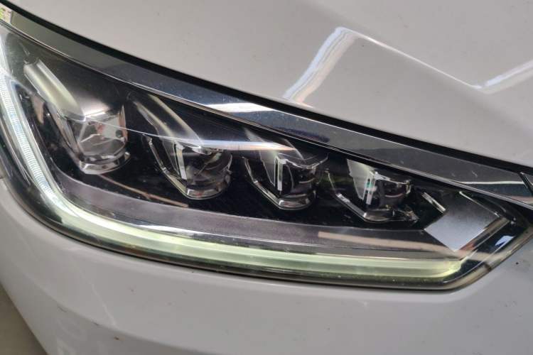 Used BYD Song 2020 Classic Edition 1.5T Automatic Elite Model Right Front Headlight