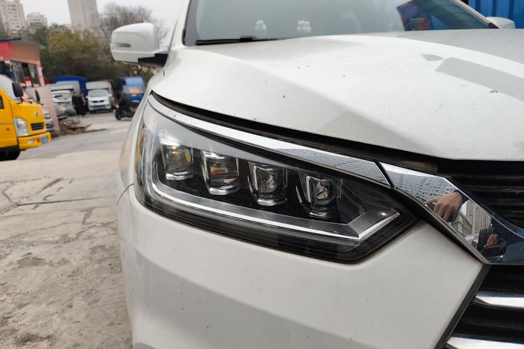 Used BYD Song 2020 Classic Edition 1.5T Automatic Elite Model Right Front Headlight