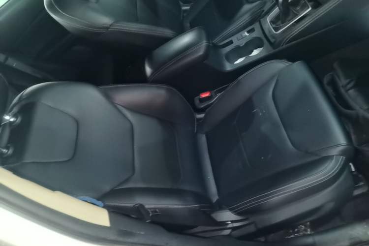 Used BYD Song 2020 Classic Edition 1.5T Automatic Elite Model Right Front Seat