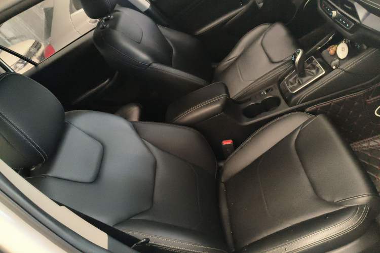 Used BYD Song 2020 Classic Edition 1.5T Automatic Elite Model Right Front Seat