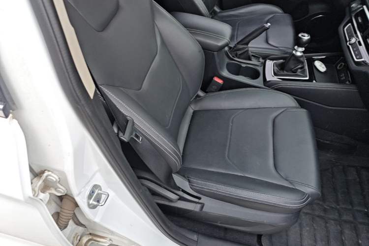 Used BYD Song 2020 Classic Edition 1.5T Manual Luxury Model Right Front Seat