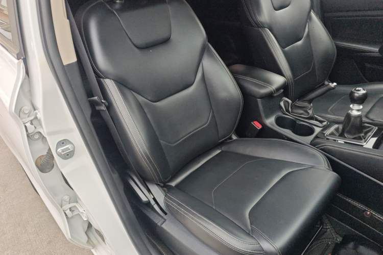 Used BYD Song 2020 Classic Edition 1.5T Manual Luxury Model Right Front Seat
