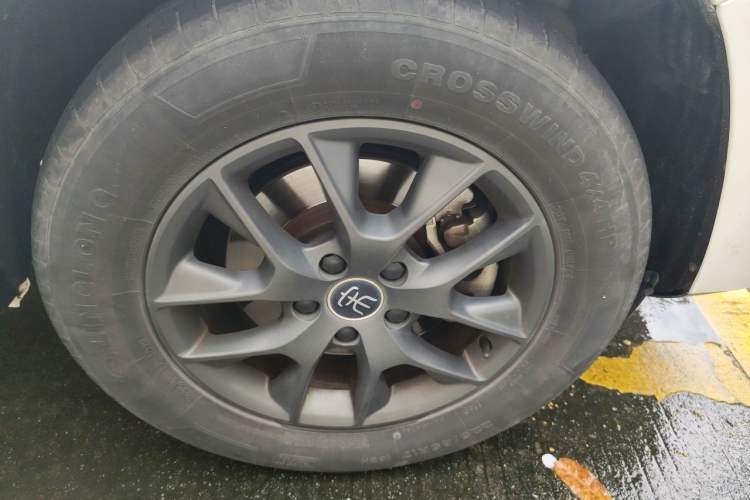 Used BYD Song 2020 Classic Edition 1.5T Automatic Elite Model Right Front Wheel Hub