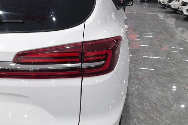 Used BYD Song 2020 Classic Edition 1.5T Automatic Elite Model Right Rear Taillight